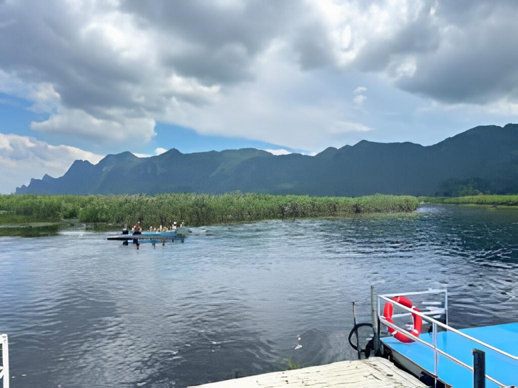 ท่าเรือชมทุ่ง